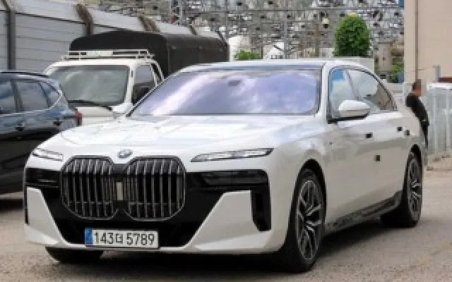 렉스턴스포츠 중고차 7시리즈 (G70) 740d xDrive M 스포츠 매물 사진 4 - 2023/10 81,347km