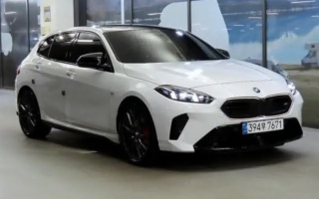 렉스턴스포츠 중고차 1시리즈 (F52) M135 xDrive 프로 퍼스트 에디션 매물 사진 1 - 2025/07 15,172km